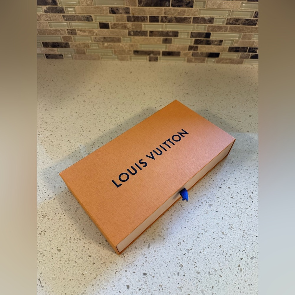 Louis Vuitton box